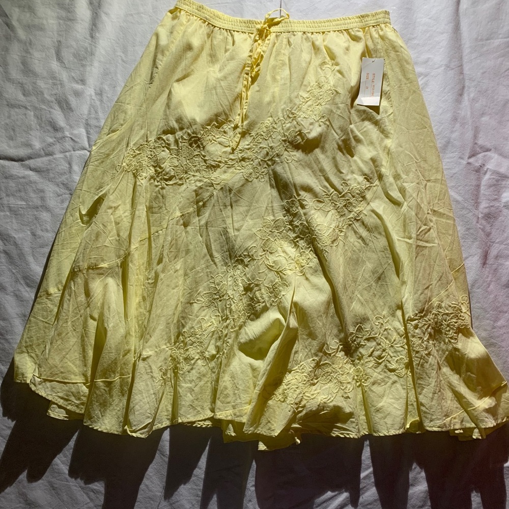 Metro Wear Size 2X Flare Skirt Midi Length 32”